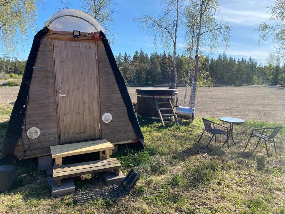 Niiralan Tila : Starlite Cabin Laitila Luaran gambar